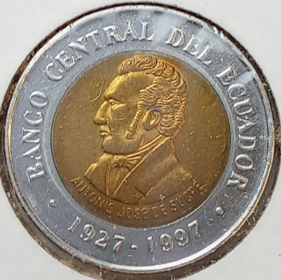 1997 Ecuador 100 Sucres coin uncirculated Bimetallic